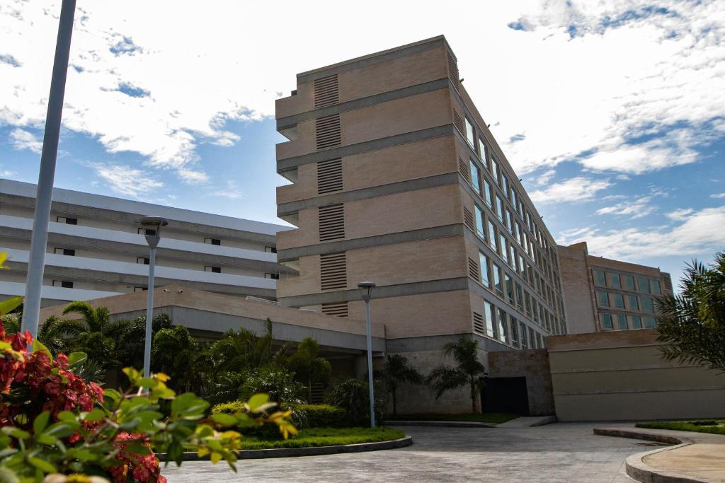 Eurobuilding Hotel & Suites Lecheria エクステリア 写真