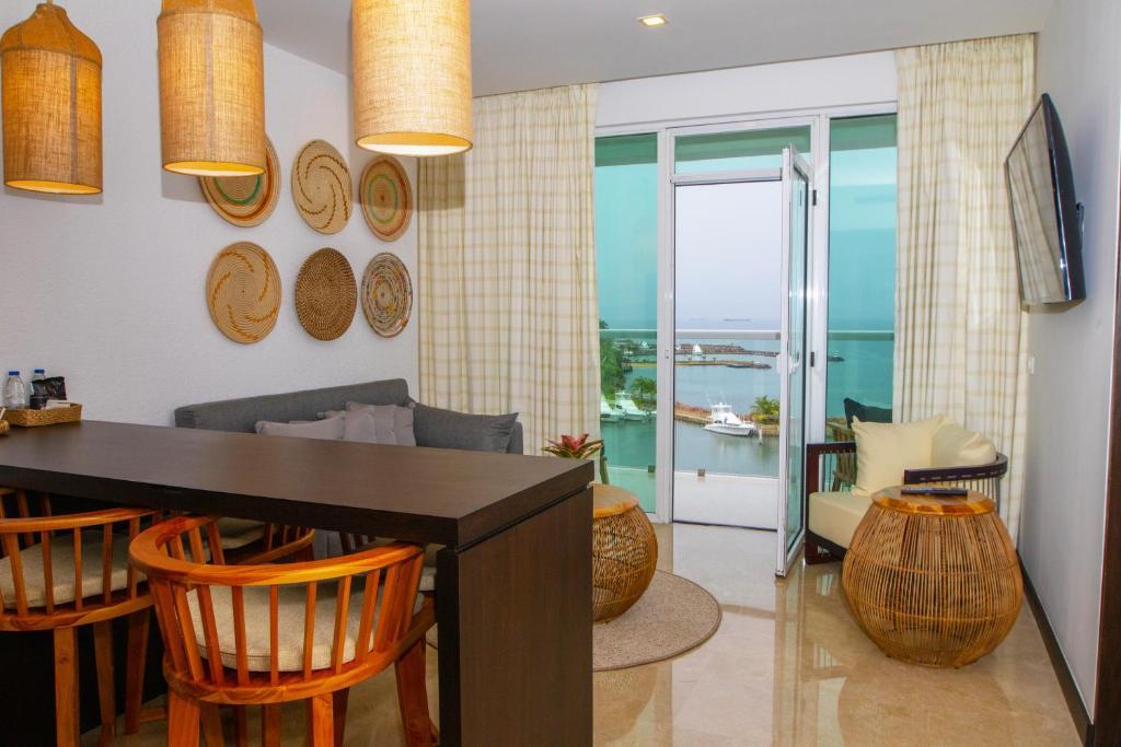 Eurobuilding Hotel & Suites Lecheria エクステリア 写真