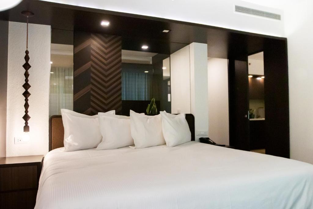 Eurobuilding Hotel & Suites Lecheria エクステリア 写真