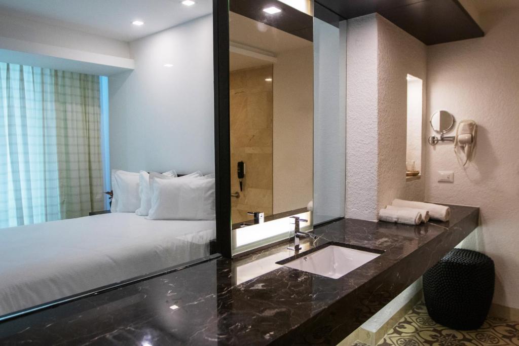 Eurobuilding Hotel & Suites Lecheria エクステリア 写真