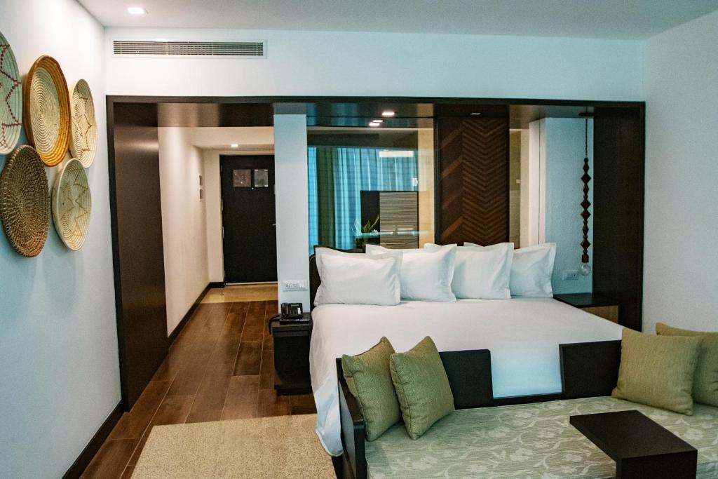 Eurobuilding Hotel & Suites Lecheria エクステリア 写真