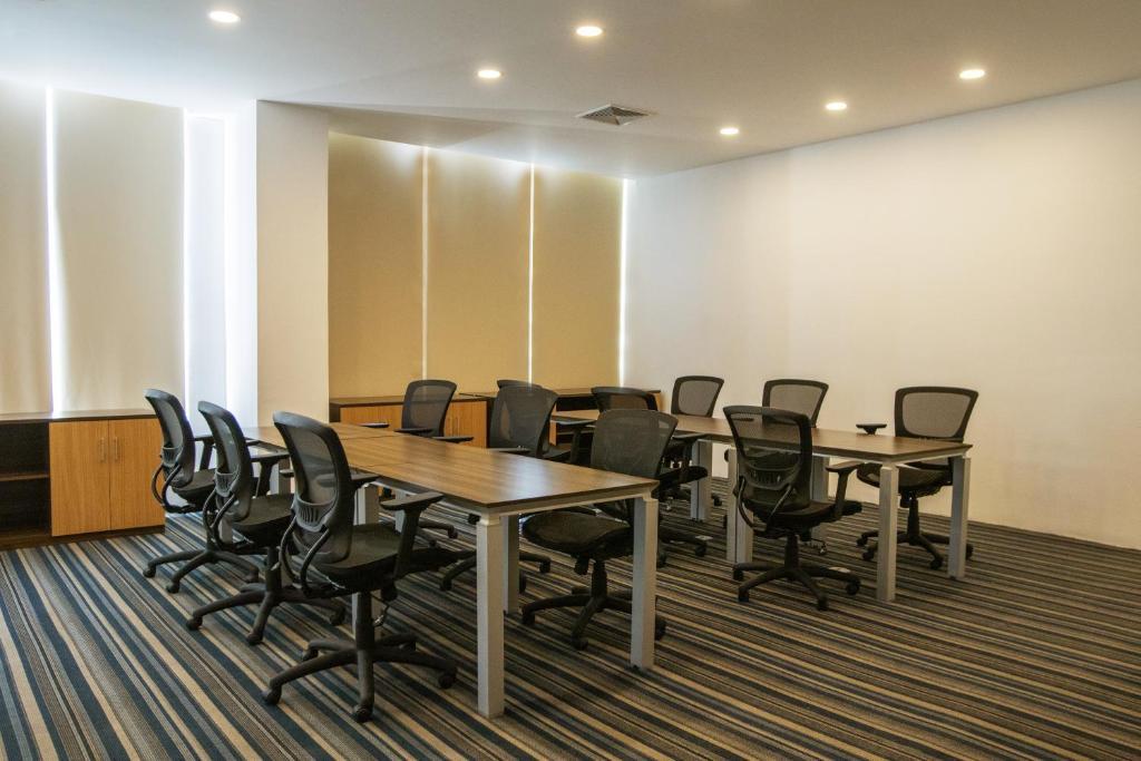 Eurobuilding Hotel & Suites Lecheria エクステリア 写真