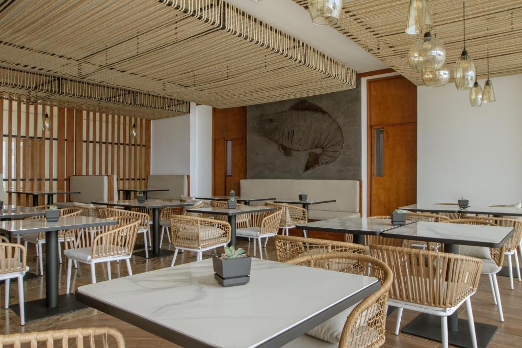 Eurobuilding Hotel & Suites Lecheria エクステリア 写真